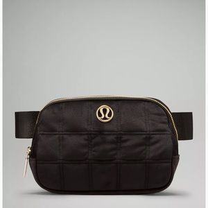 NWT Lululemon Everywhere Belt Bag 1L Quilted Velour: Black